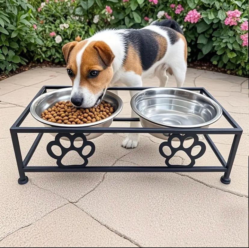 Raised feeding station